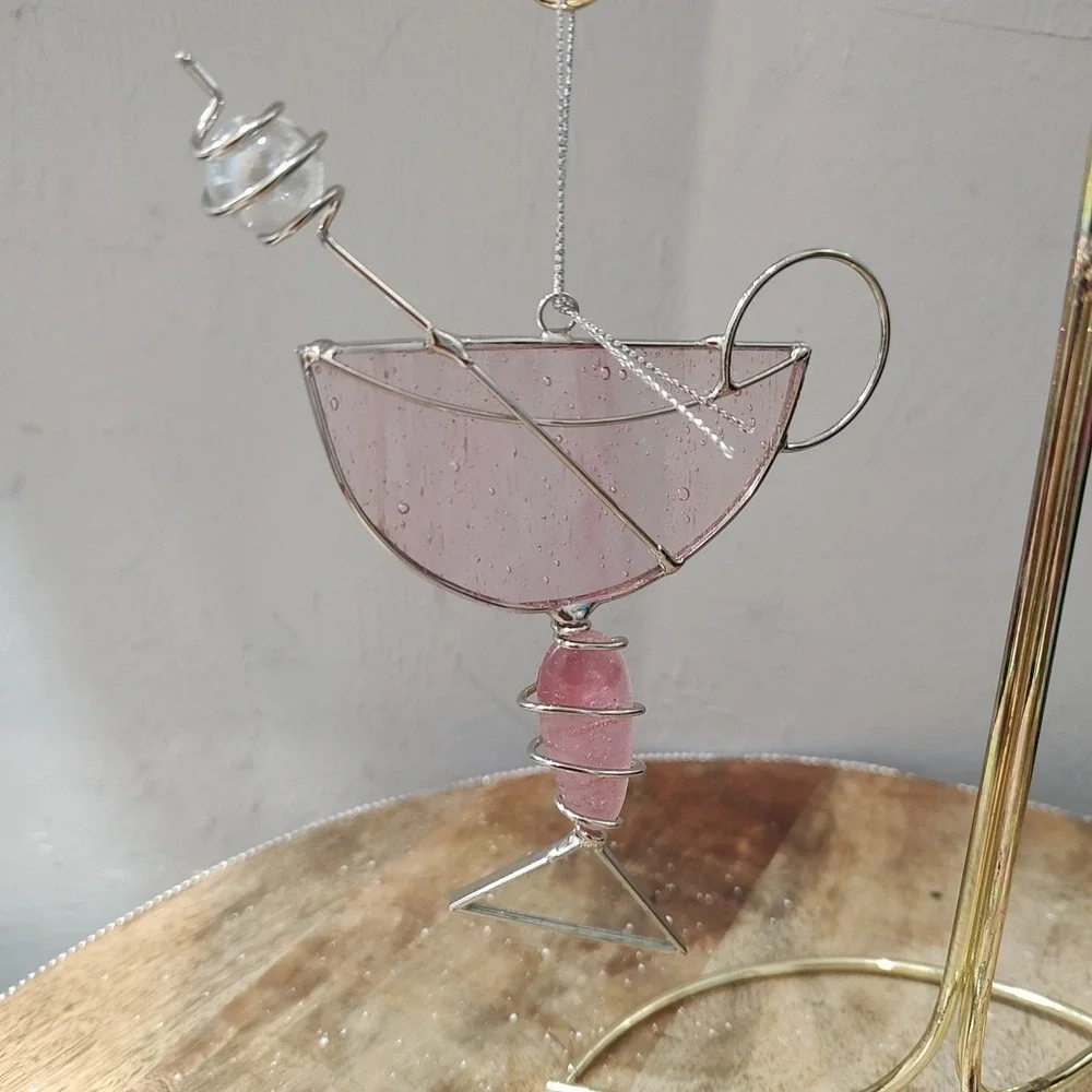 STAINED‎ GLASS MARTINI GLASS Sun Catcher ORNAMENT Drinks Cosmo Pink